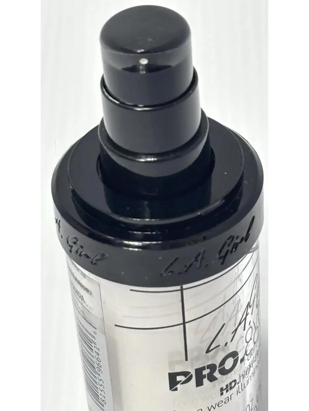 LA Girl PRO Coverage HD Illuminating Liquid Foundation GLM641 White Lot of 2